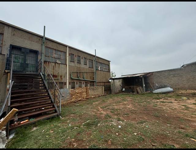 671M² WAREHOUSE TO LET IN INDUSTRIA NORTH
